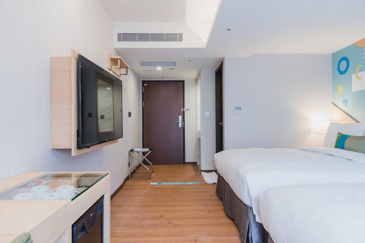 Room 48 of 89