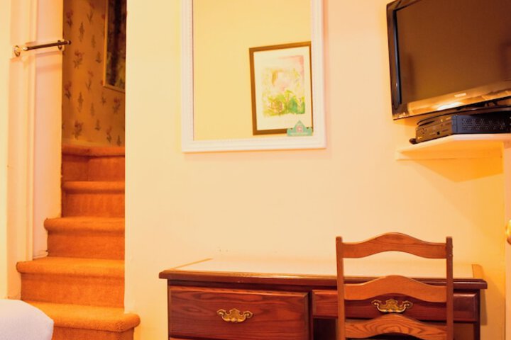 Room 14 of 125