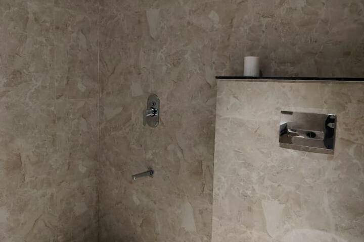 Room 15 of 19