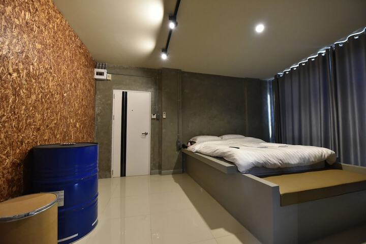 Room 11 of 24