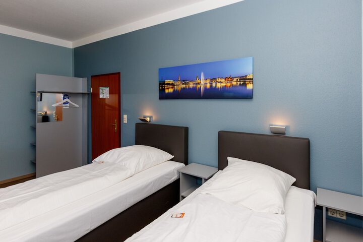 Room 17 of 54