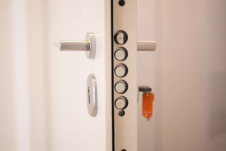 Room 32 of 67