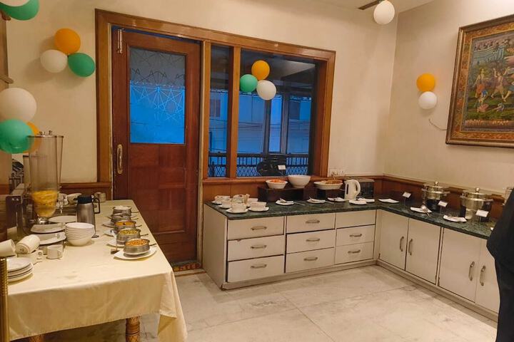 Breakfast area