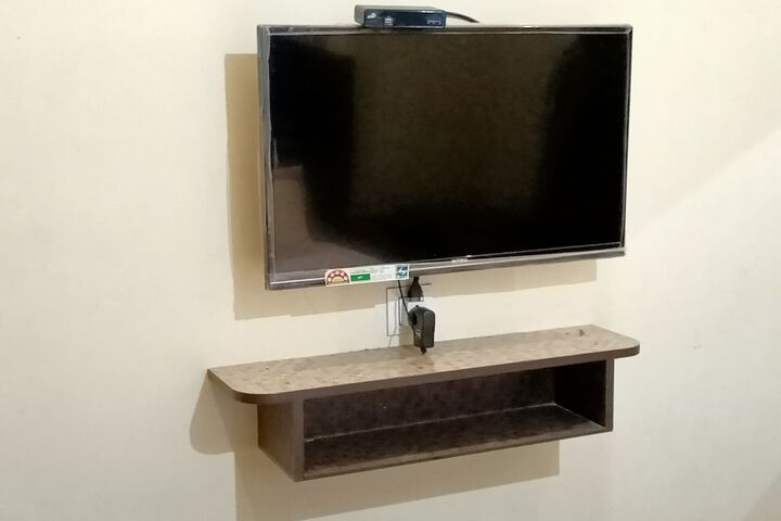 Room 8 of 16