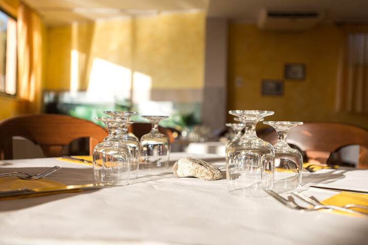Dining 43 of 89