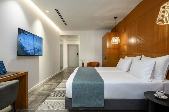 Room 19 of 49