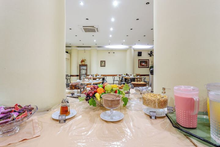 Dining 69 of 80