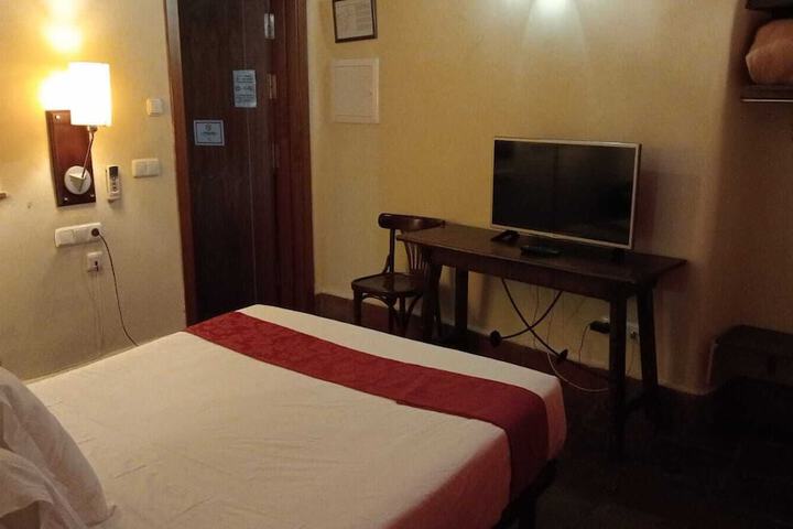 Room 35 of 93