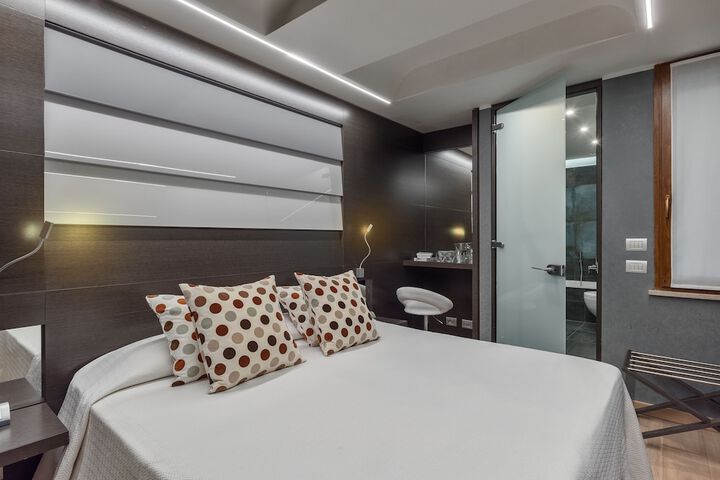 Room 9 of 62