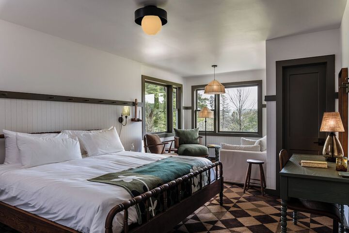 1 King Bed (14 of 14)