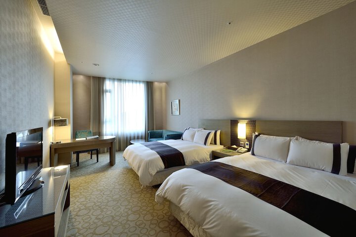 Room 13 of 43