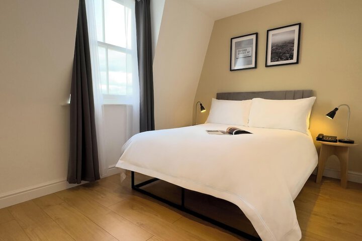 Room 42 of 80