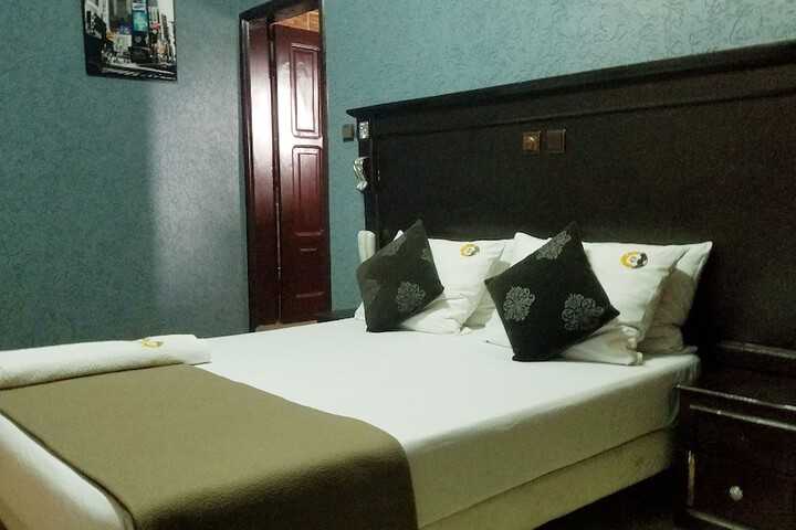 Room 5 of 85