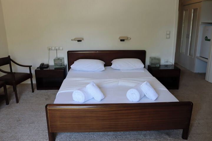 Room 100 of 261