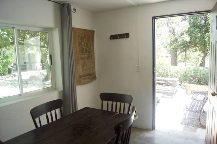 Room 50 of 106