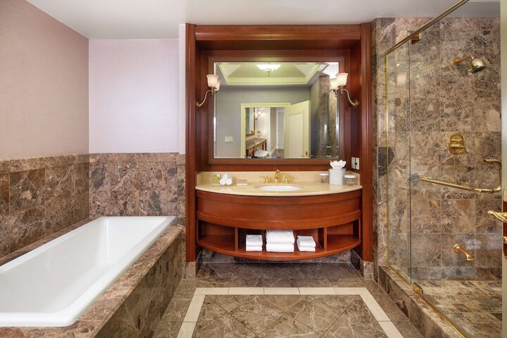 2 Queen Bed Accessible Room (17 of 29)
