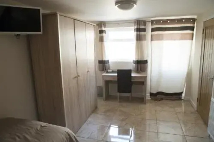 Room 3 of 5