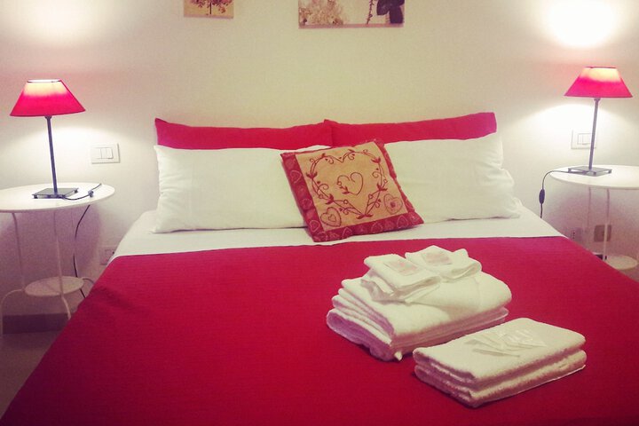 Room 2 of 63