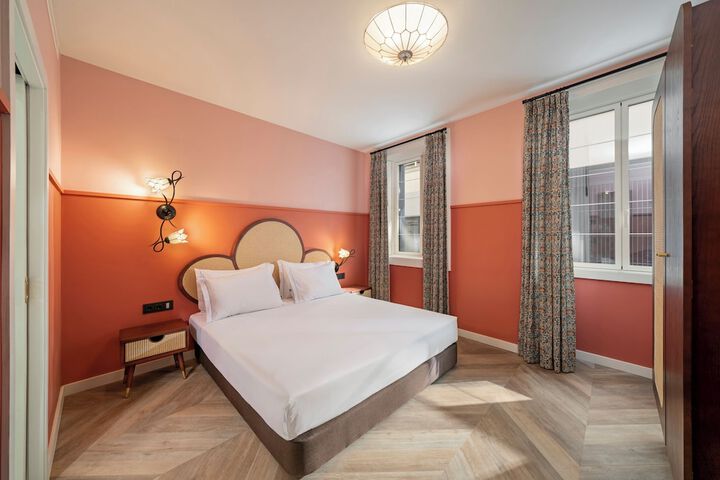 Room 4 of 49