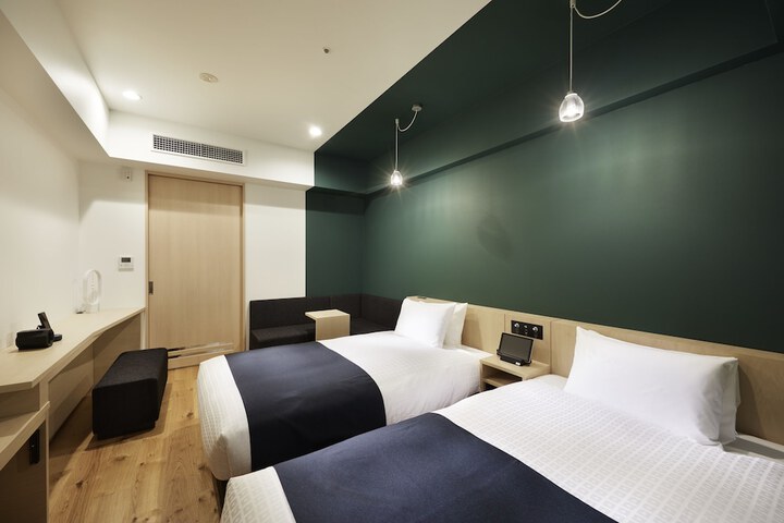 Room 14 of 121
