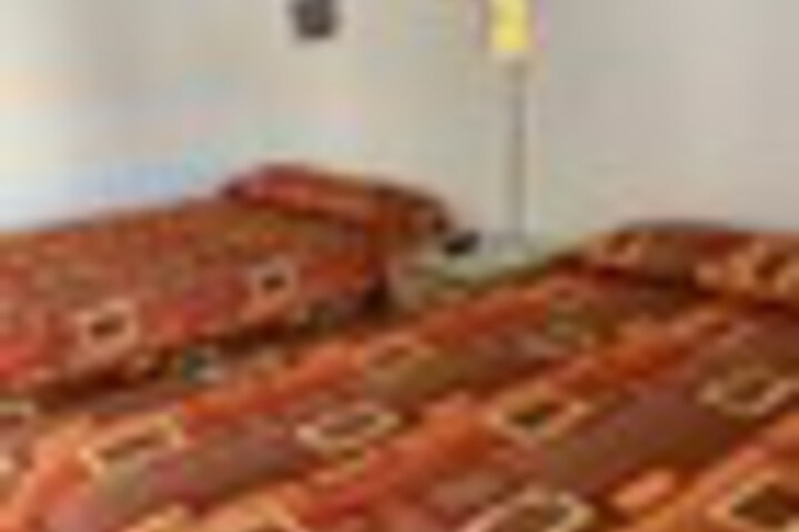Room 14 of 204