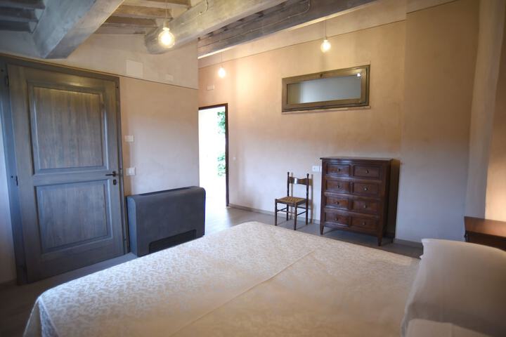 Room 5 of 132