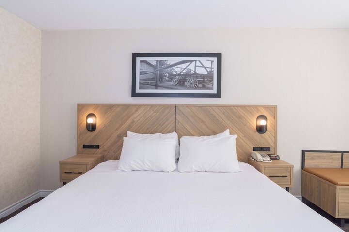 Room 15 of 34