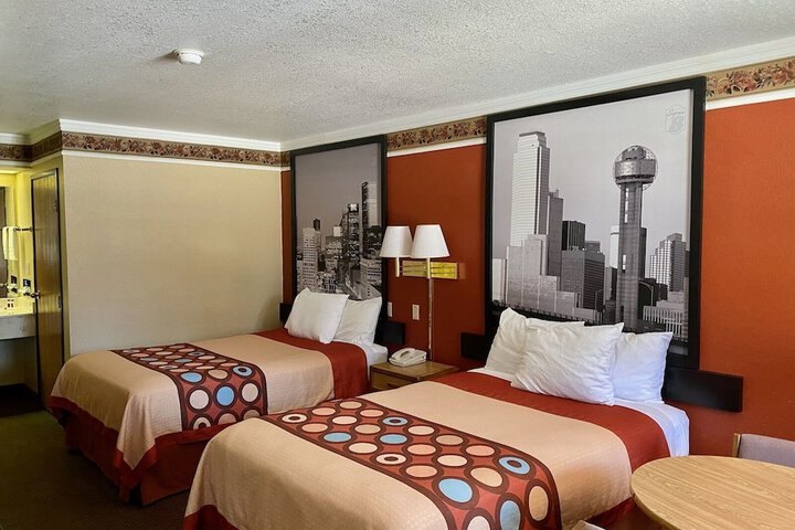 Double Accessible King Size Bed (1 of 10)