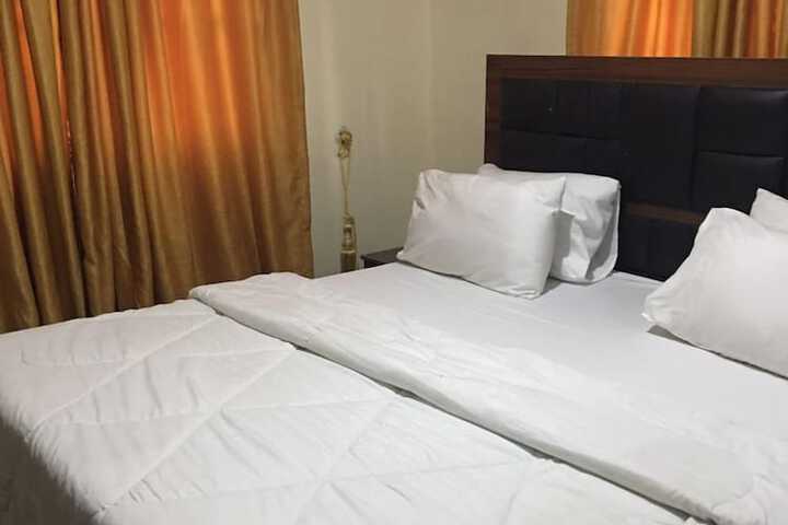 Room 3 of 6