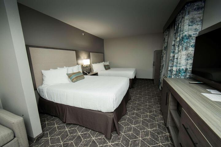 1 King Bed Microwave and Refrigerator WiFi Full Breakfast (16 of 18)