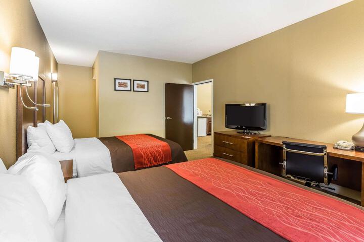 2 Queen Beds (4 of 7)