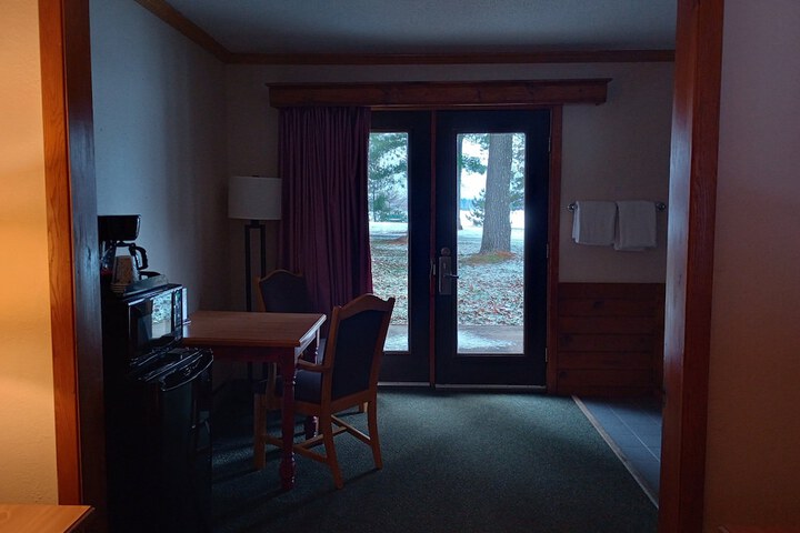 2 Queen Beds (7 of 28)