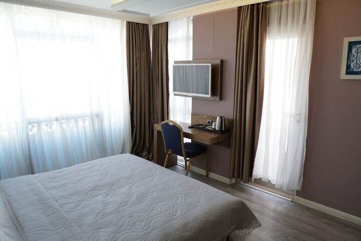 Room 5 of 25