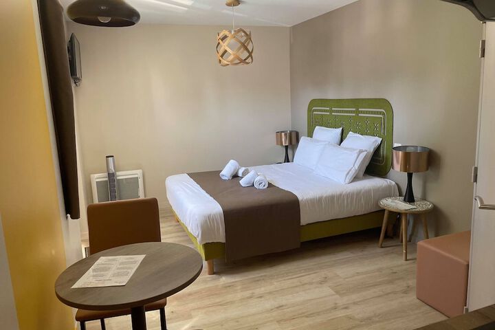 Room 12 of 44