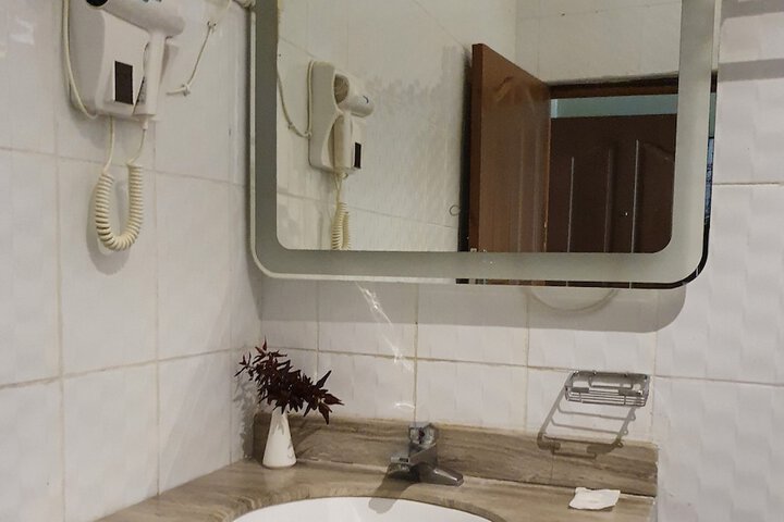 Room 10 of 20