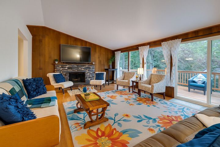 Photo of Peaceful House in Lake Forest Park