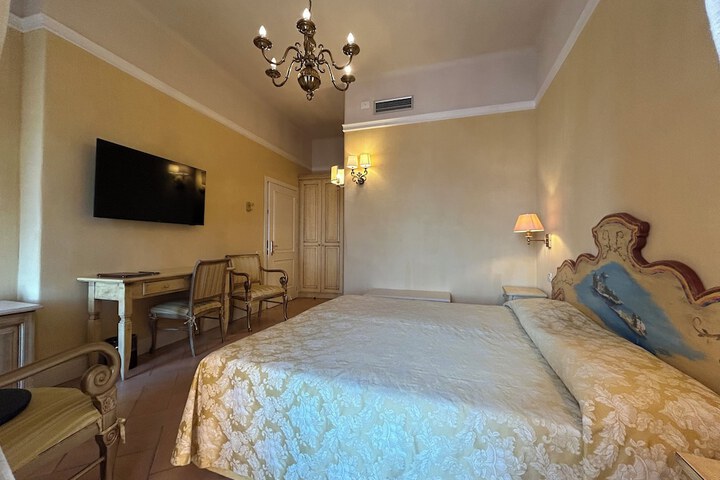 Room 73 of 169