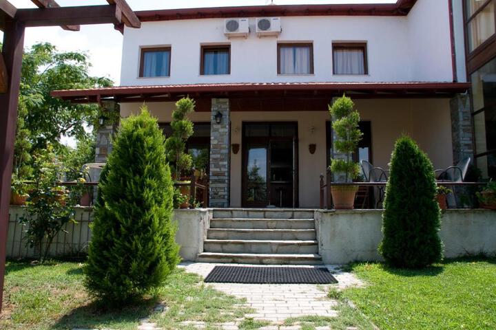 Photo 6