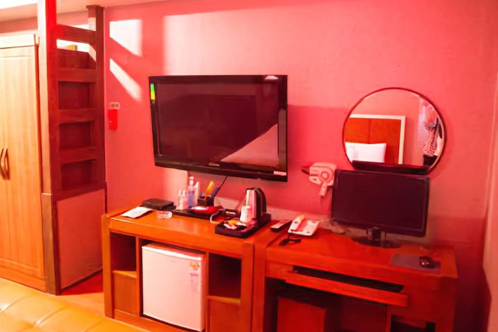 Room 15 of 38