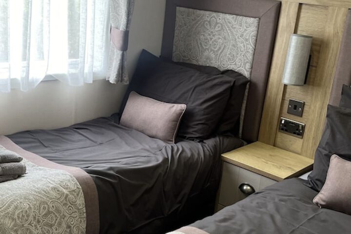 Room 2 of 14