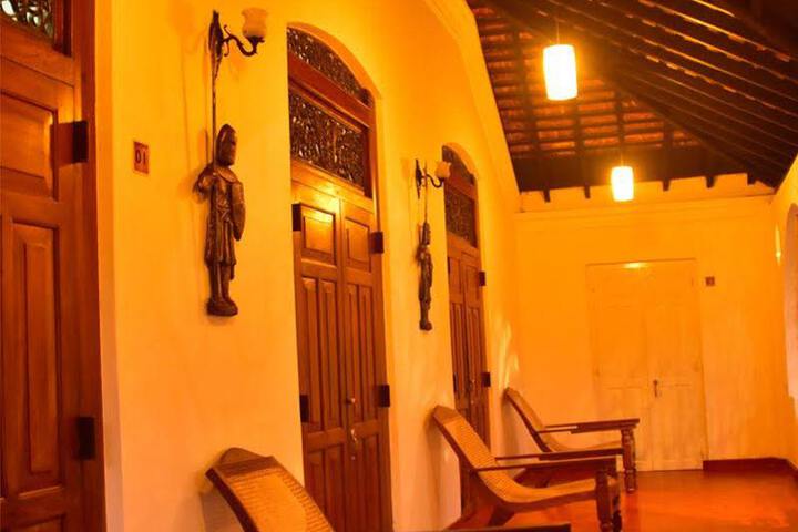 WALAWWA DUTCH HOUSE
