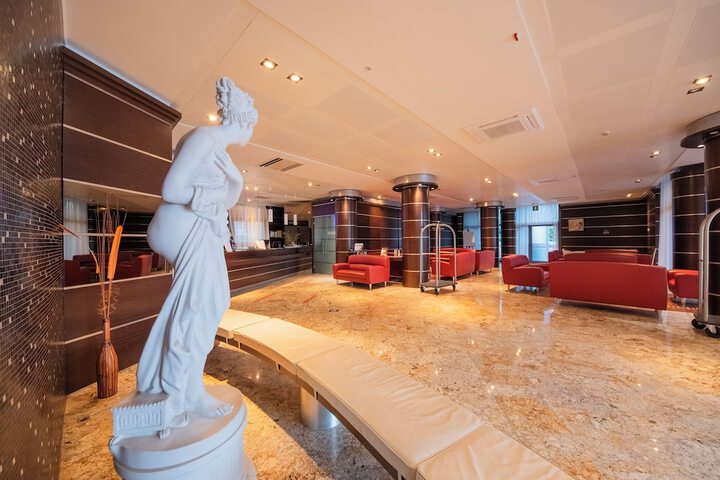 Hotel Interior 7 of 64