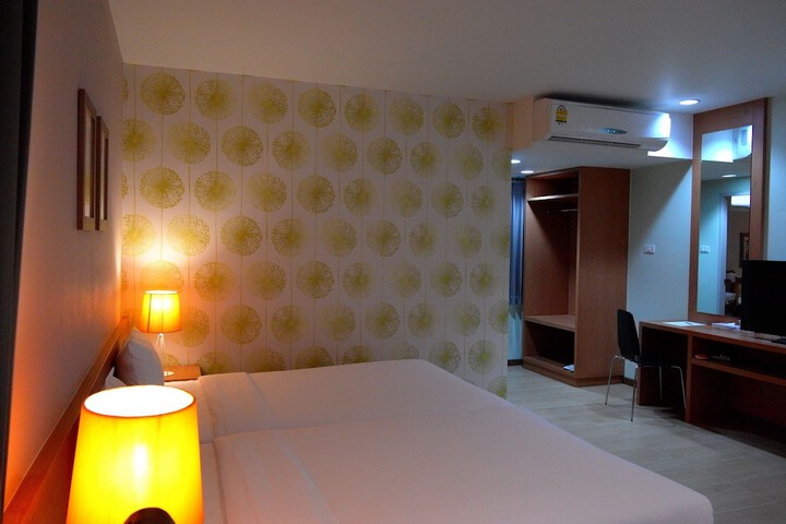 Room 10 of 110