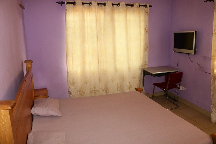 Room 6 of 9