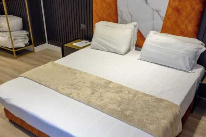 Room 52 of 132