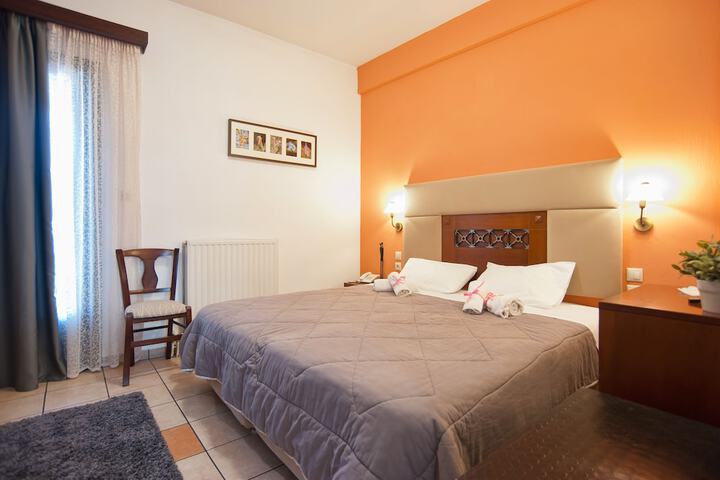 Room 40 of 85