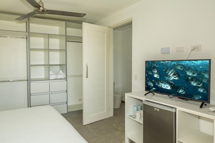 Room 12 of 120