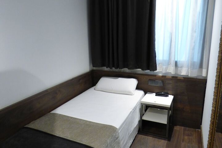 Room 41 of 193