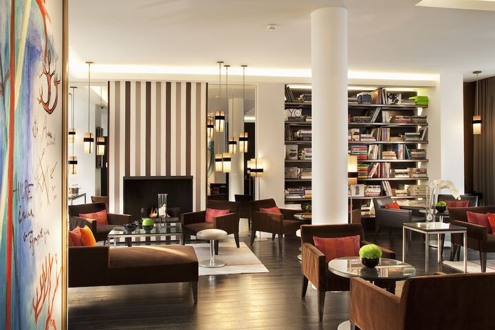 Guest Lobby