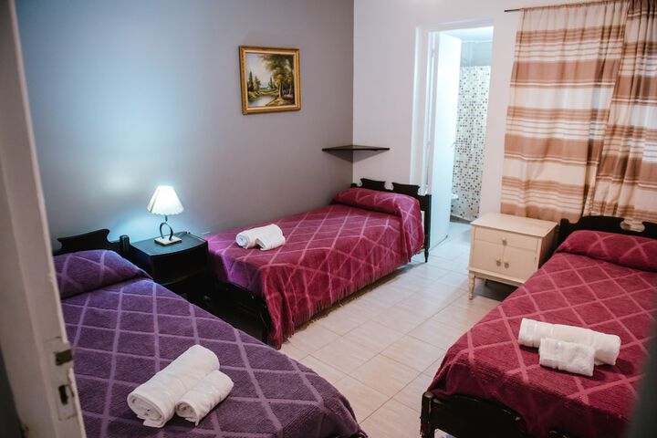 Room 9 of 27